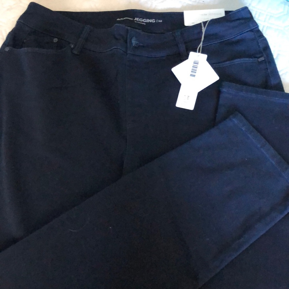 🥀CHICO’S DARK BLUE DENIM JEGGING🥀NWT